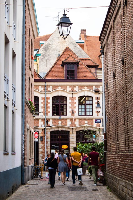 Place aux Oignins, Lille